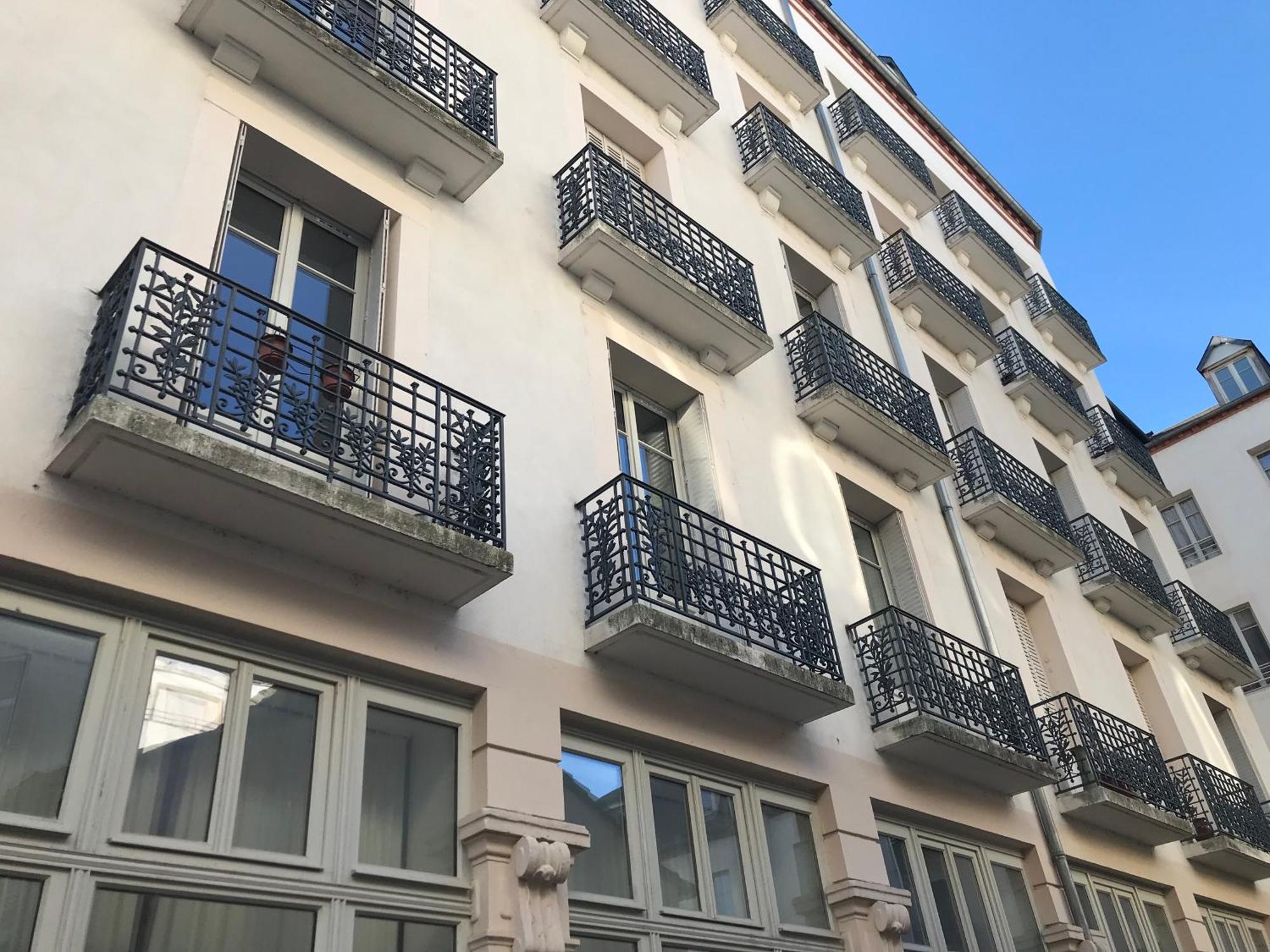 Apartamento Le Clemenceau - Hyper Centre - Calme - Proche Thermes Vichy Exterior foto